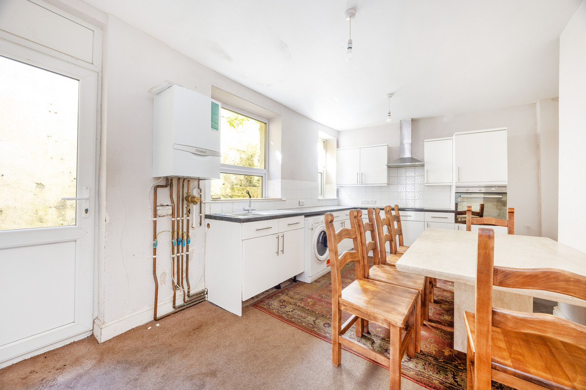 Castlemona Avenue, Isle Of Man, IM2 4, Douglas. — Photo 5 of 26
