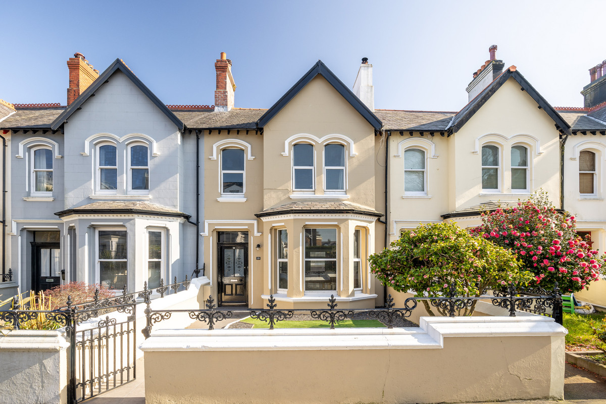 Hawarden Avenue, Douglas, IM1 4. — Photo 1 of 33