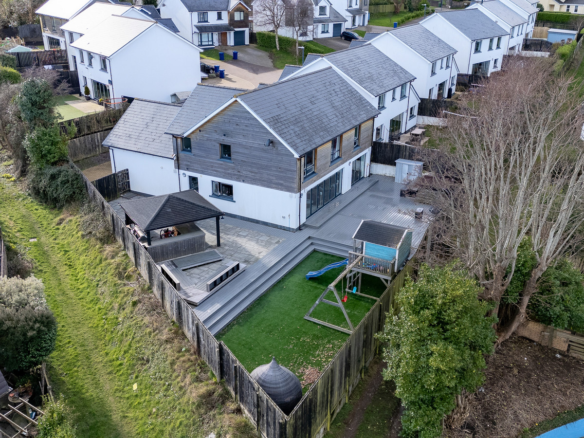 Briarville Gardens, Isle Of Man, IM8 2, Ramsey. — Photo 2 of 37