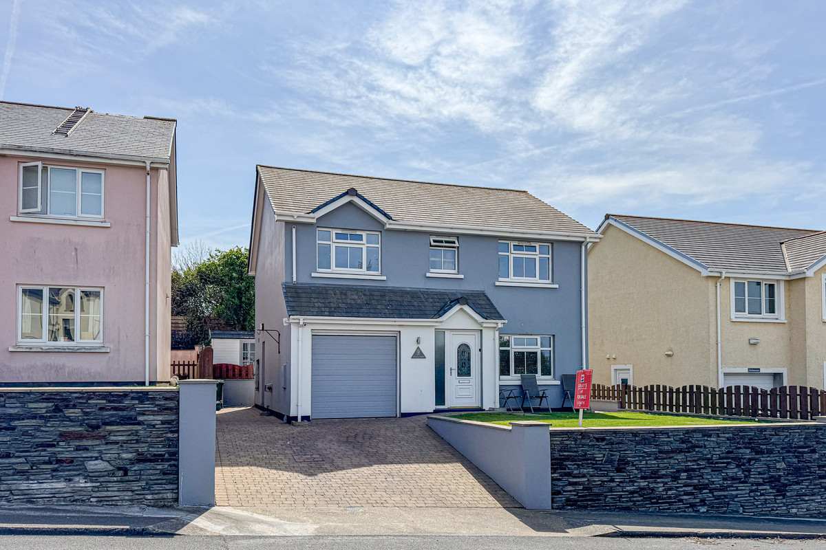 Peveril Road, Isle Of Man, IM5 1, Peel. — Photo 1 of 38