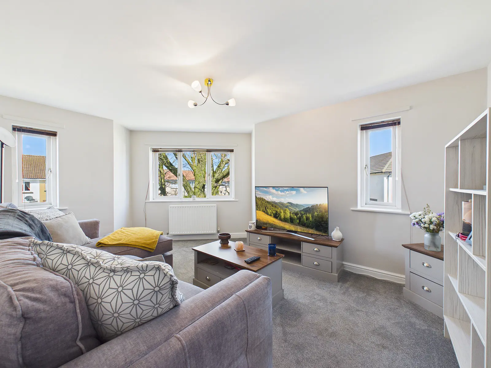 5 Fenella Court, Douglas, Isle Of Man, Isle Of Man, IM2 6PH. — Photo 2 of 14