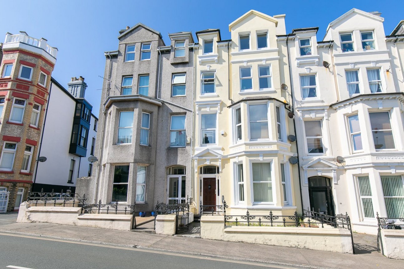 Flat 3, 12, Derby Road, Douglas, IM2 3ET. — Photo 1 of 11