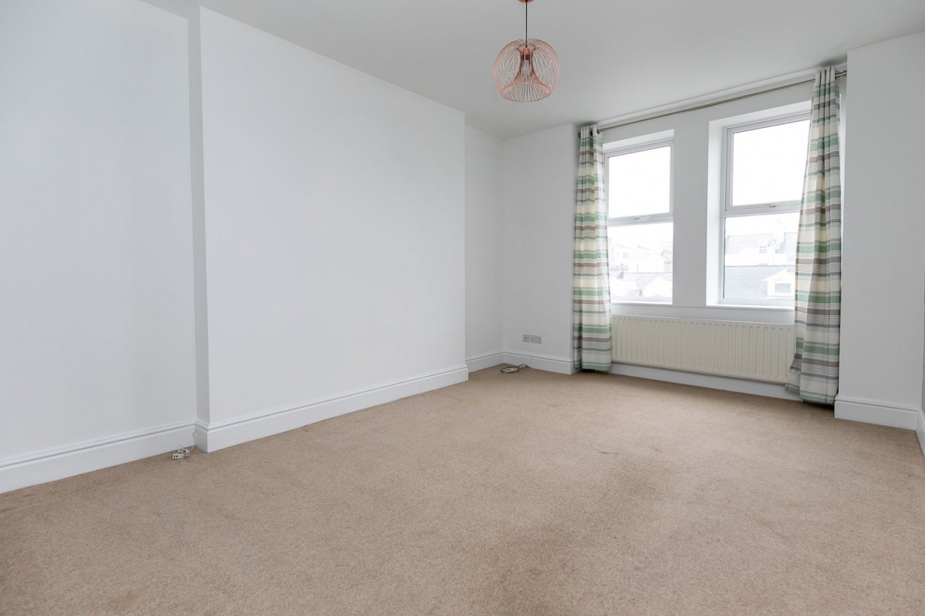 Flat 3, 12, Derby Road, Douglas, IM2 3ET. — Photo 3 of 11