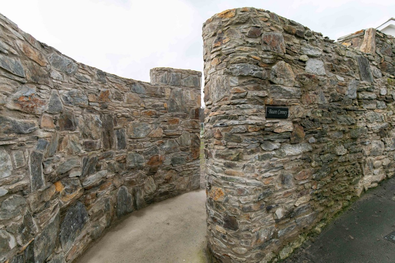 Baare Conney, Minorca Hill, Laxey, ISLE OF MAN, IM4 7EB. — Photo 1 of 18