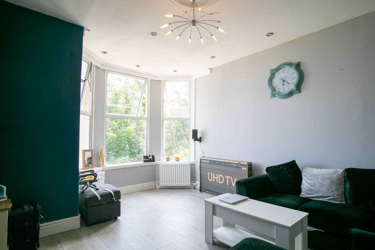 Flat 1, 1-2, Woodville Terrace, Douglas, IM2 4HA. — Photo 3 of 22