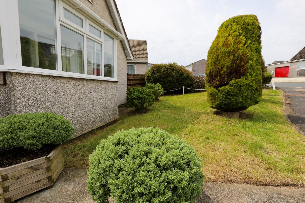 40, Mount View Road, Onchan, IM3 4BT. — Photo 2 of 20