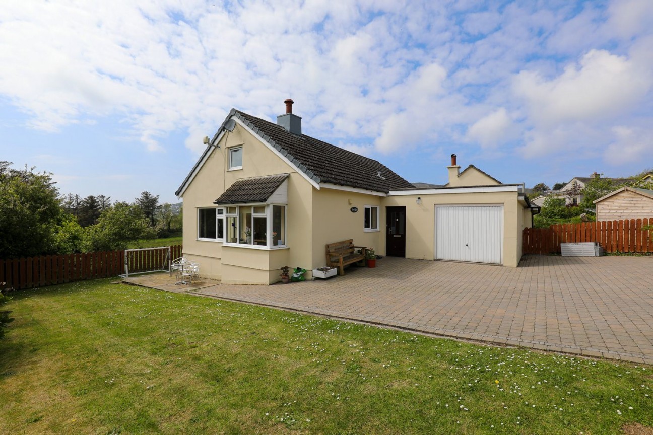 Dhoon Rushen, Surby Road, Port Erin, Isle of Man, IM9 6TE. — Photo 1 of 28