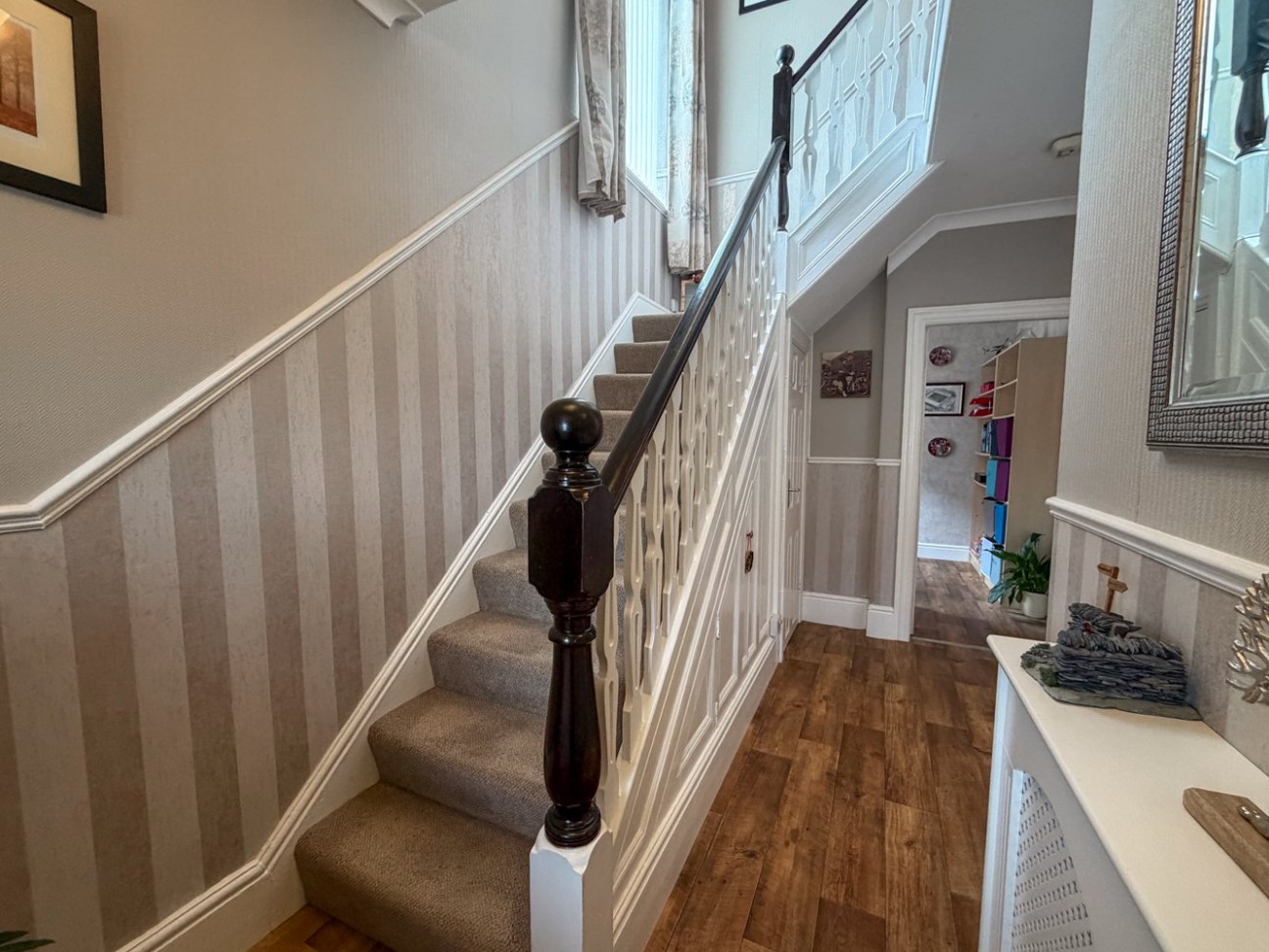 29, Sunningdale Drive, Onchan, IM3 1EL. — Photo 2 of 32