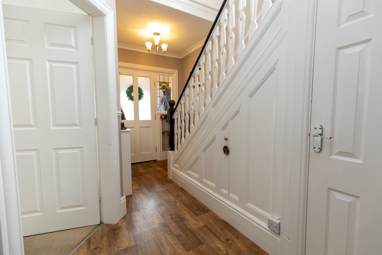 29, Sunningdale Drive, Onchan, IM3 1EL. — Photo 3 of 32