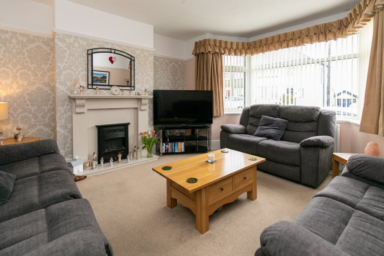29, Sunningdale Drive, Onchan, IM3 1EL. — Photo 4 of 32