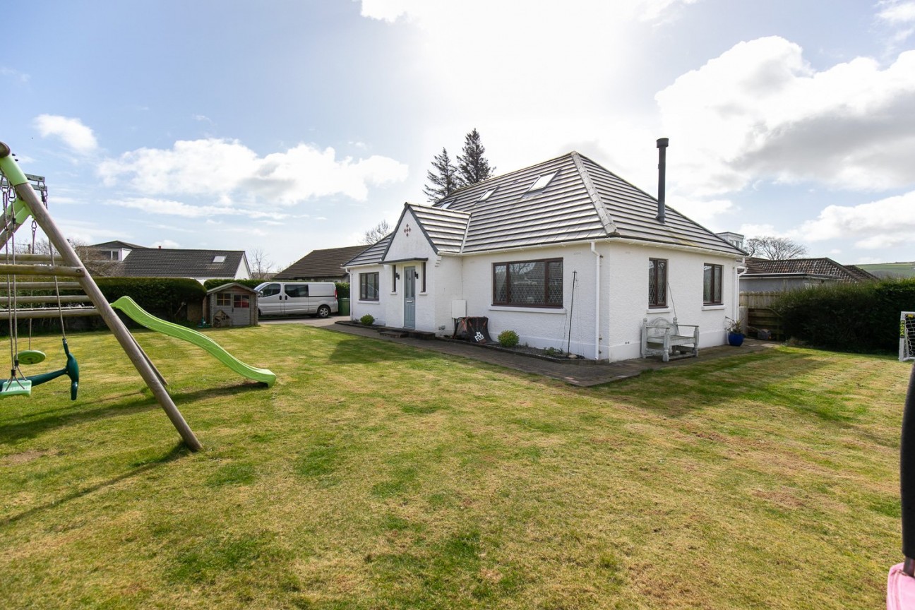 8, Ballagarey Road, Glen Vine, Isle of Man, IM4 4EA. — Photo 2 of 28