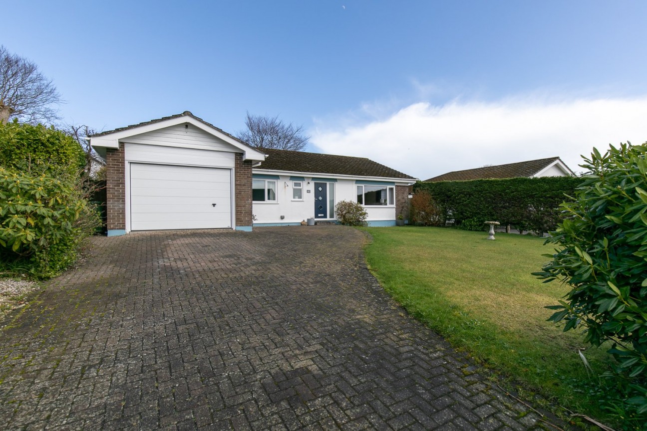 92, Ballagarey Road, Glen Vine, Isle of Man, IM4 4EU. — Photo 2 of 20