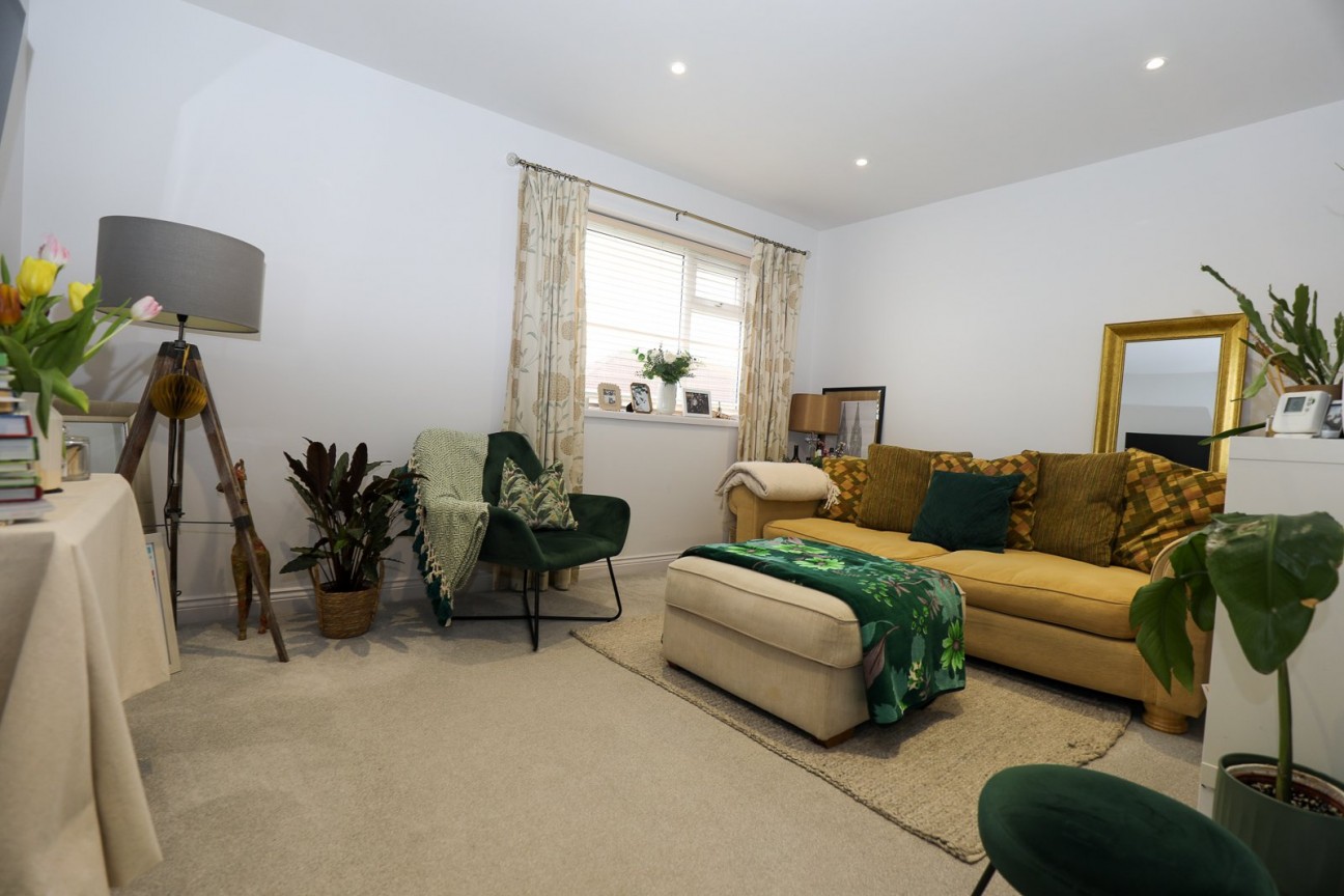Imperial House, Flat 2, The Promenade, Port St Mary, IM9 5DE. — Photo 5 of 19