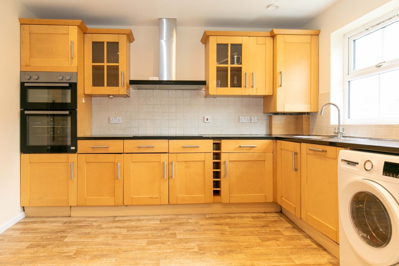 14, Glen Falcon Terrace, Douglas, IM2 3HR. — Photo 4 of 18