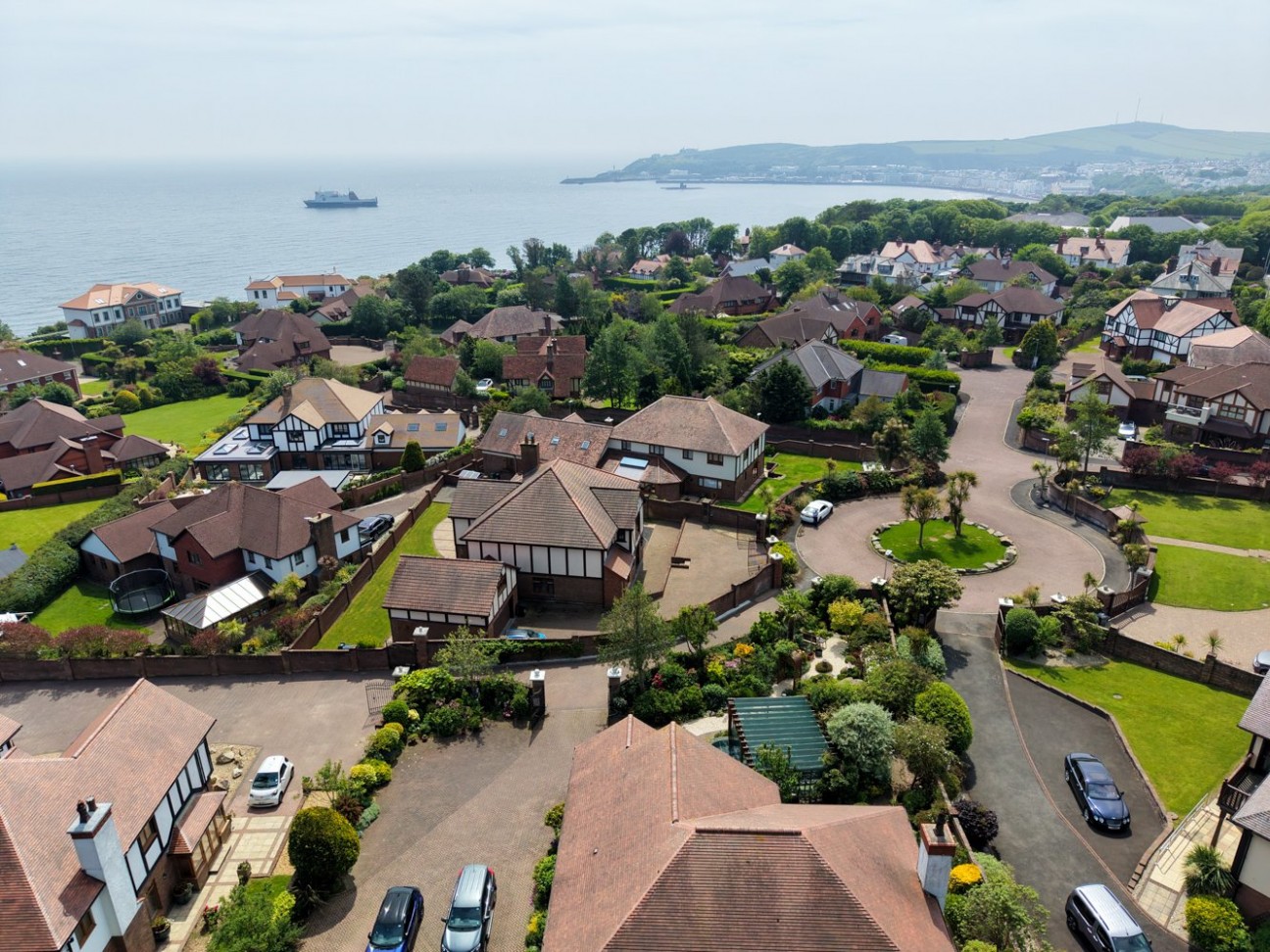 Fo Glion, 4, Lucerne Court, Douglas, IM2 6BJ. — Photo 4 of 39