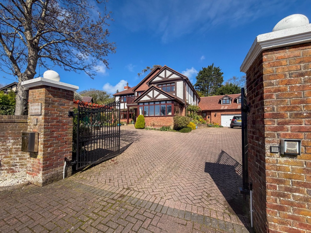 Fo Glion, 4, Lucerne Court, Douglas, IM2 6BJ. — Photo 5 of 39