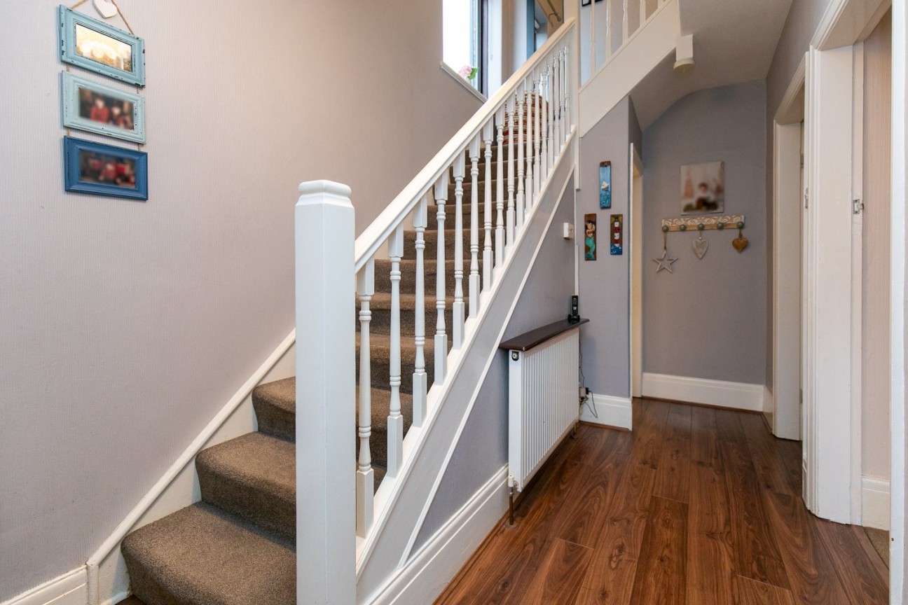 23, Terence Avenue, Douglas, IM2 5BN. — Photo 4 of 26