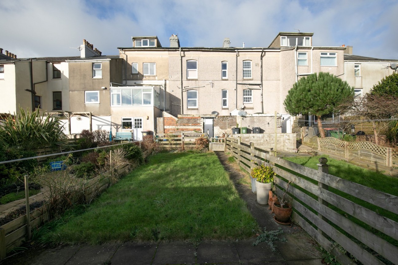 8, Poplar Terrace, Douglas, IM2 4AR. — Photo 2 of 31