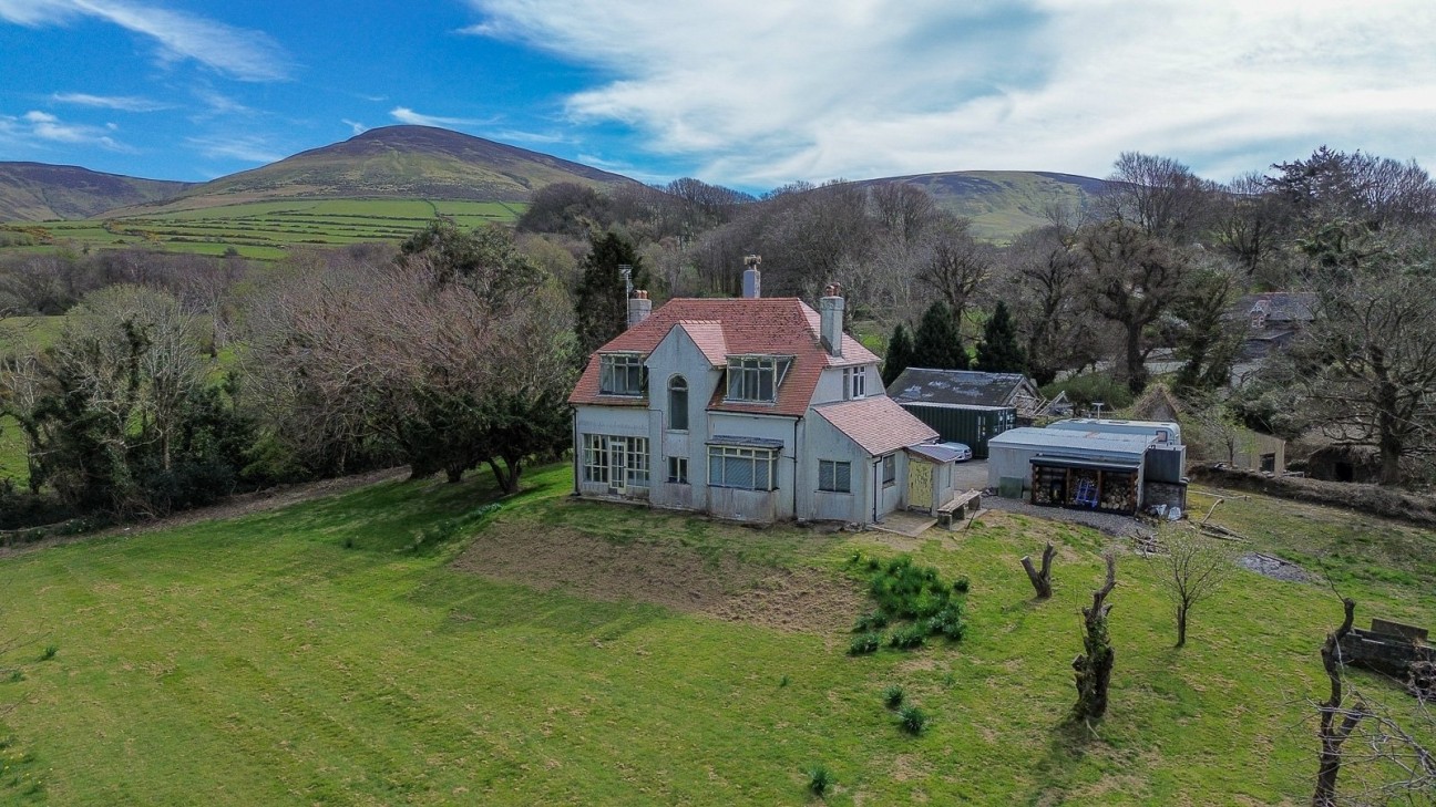Reneurling, Douglas Road, Kirk Michael, Isle of Man, IM6 1AU. — Photo 1 of 18