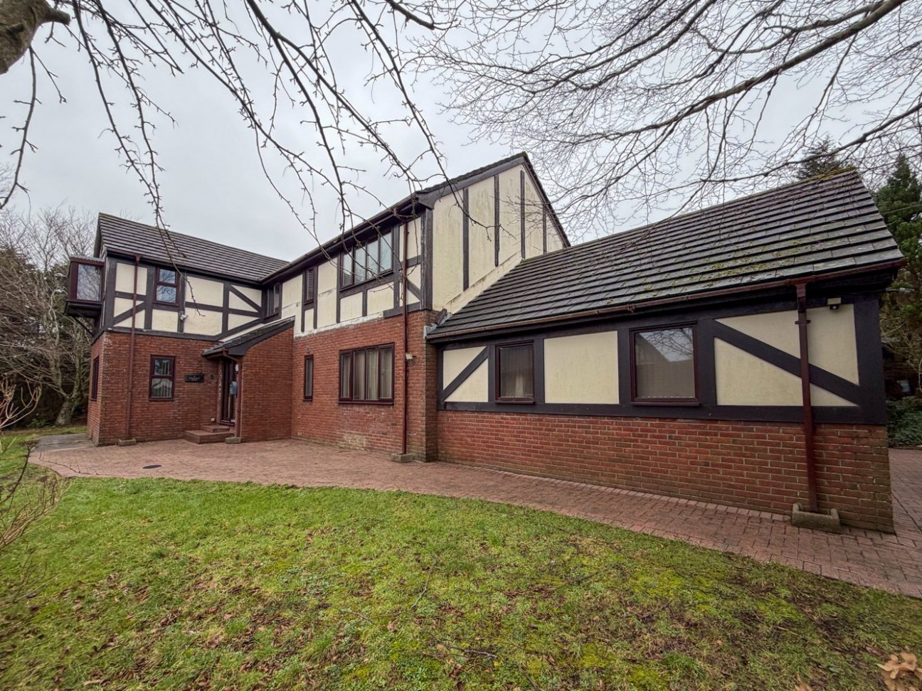 8, Beechwood Rise, Isle of Man, IM2 5NE, Braddan. — Photo 2 of 28
