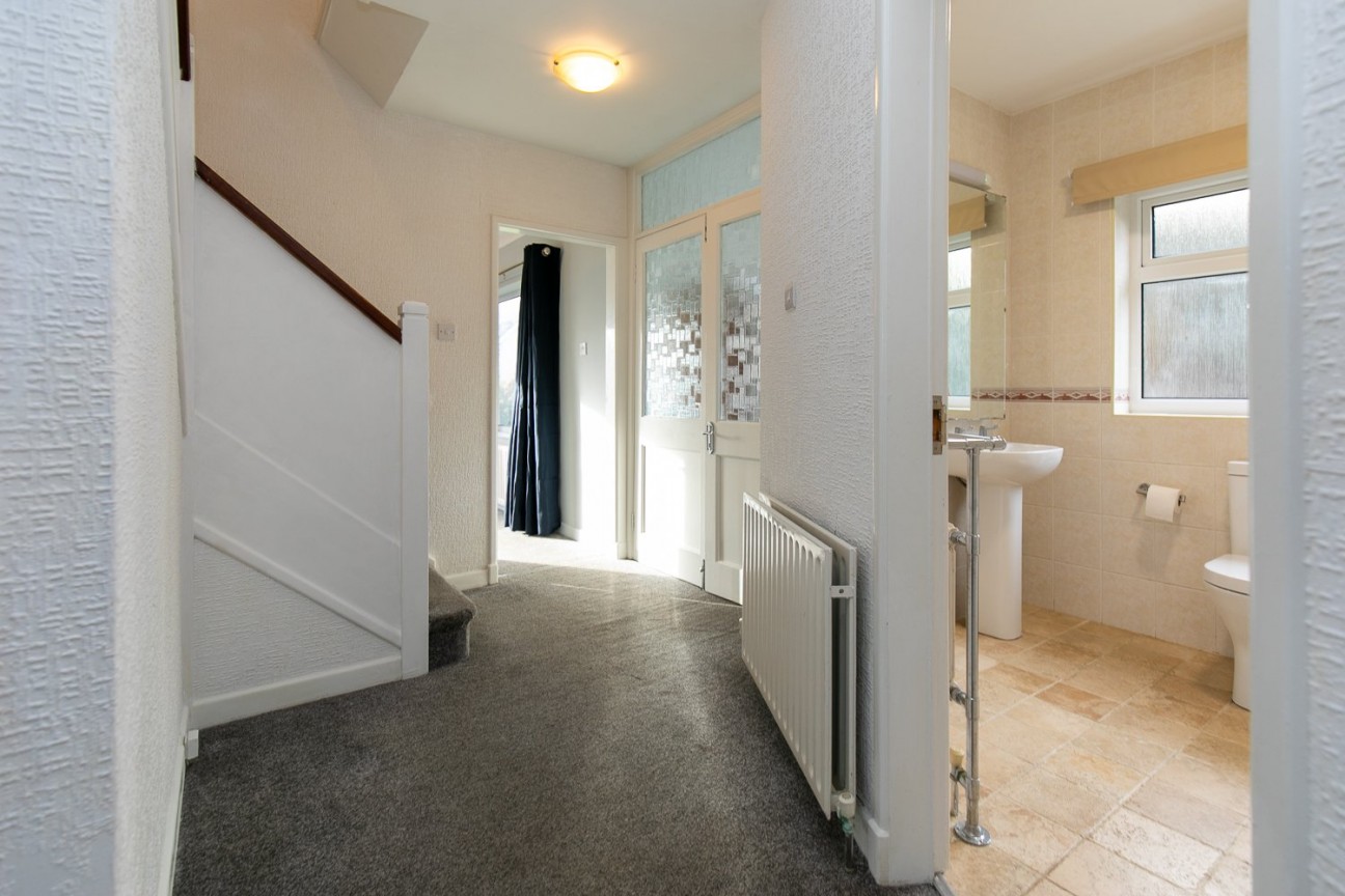 38, Ballaughton Manor Hill, Isle of Man, IM2 1NU. — Photo 3 of 23