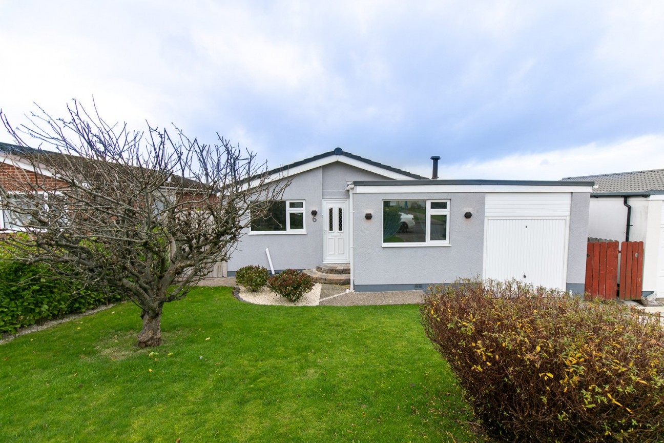 6, Glen Park Drive, Douglas, IM2 6HN. — Photo 1 of 23
