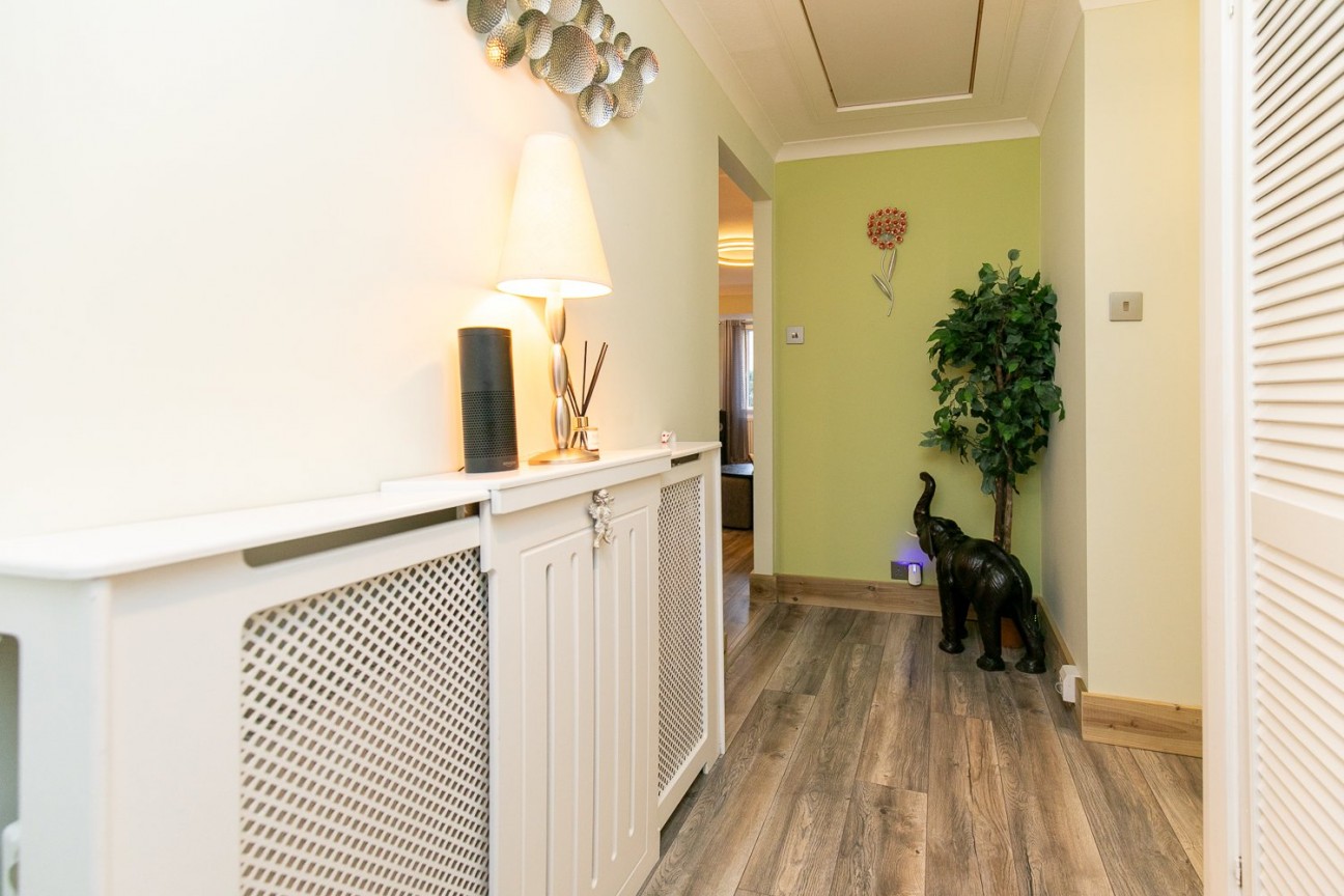 6, Glen Park Drive, Douglas, IM2 6HN. — Photo 3 of 23