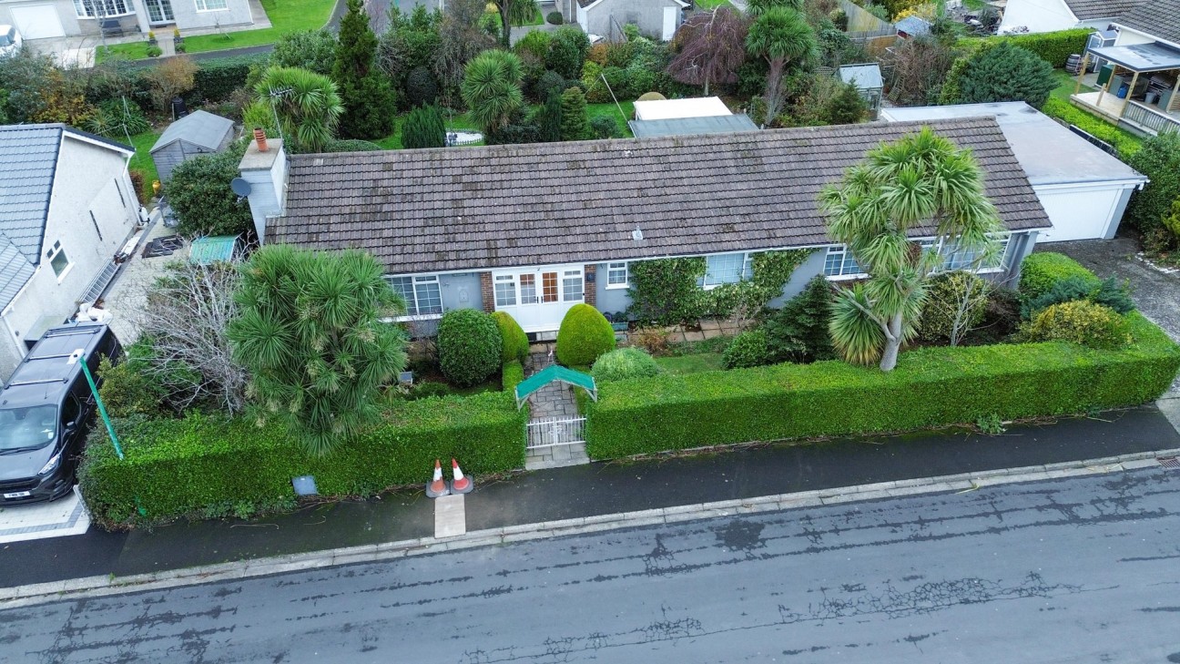 2, Clifton Drive, Ramsey, IM8 3ND. — Photo 2 of 24
