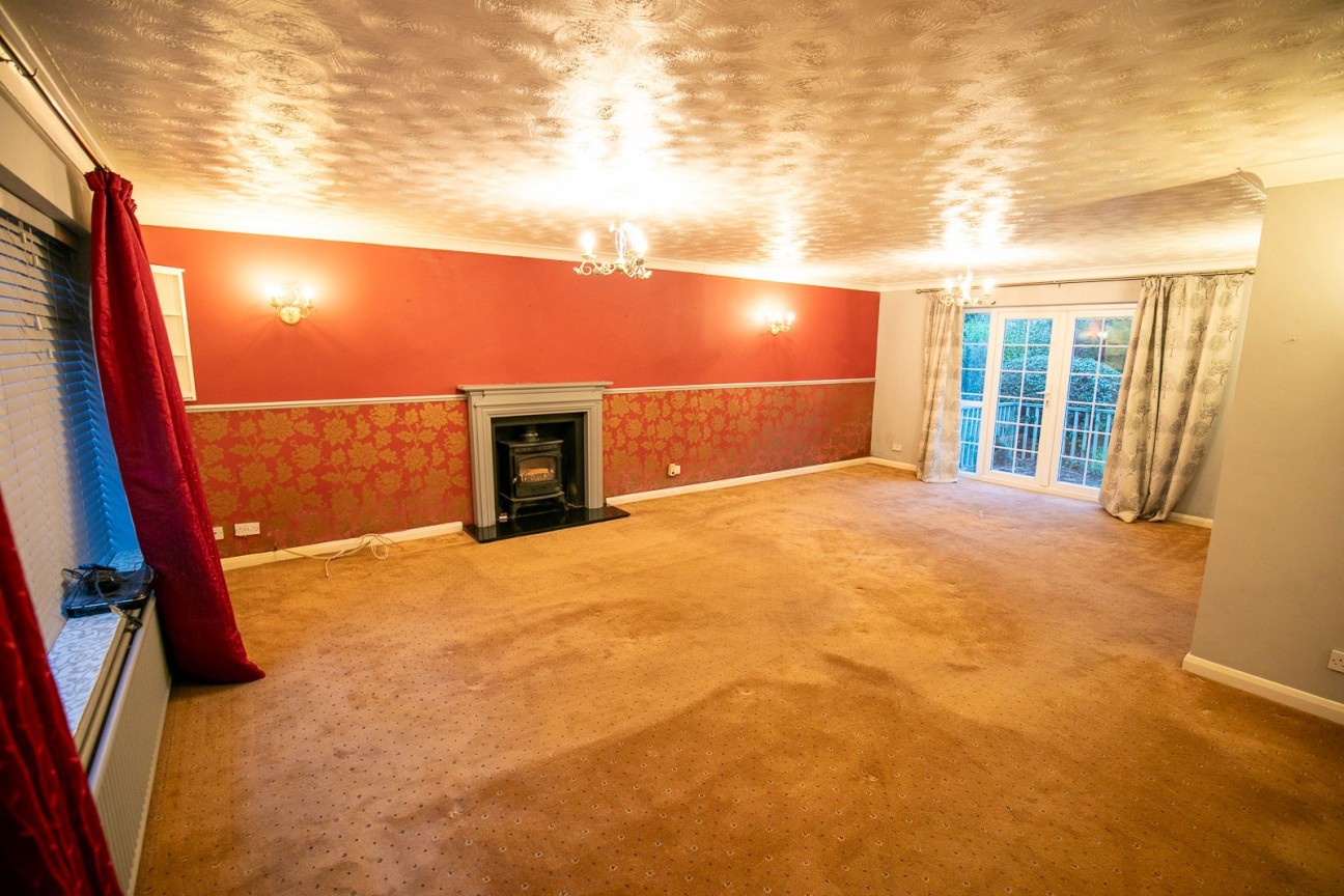 2, Clifton Drive, Ramsey, IM8 3ND. — Photo 3 of 24