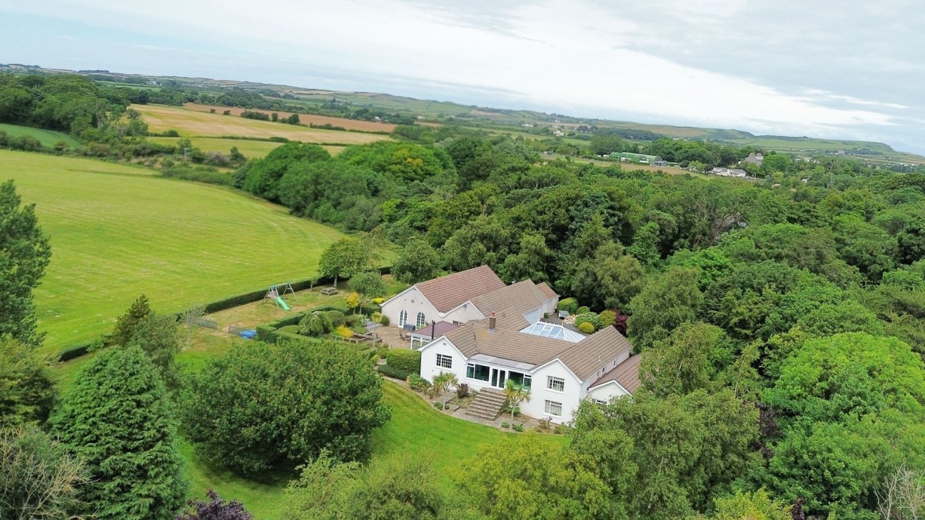Ballanoa, Andreas Road, Ramsey, IM7 4EE. — Photo 1 of 46