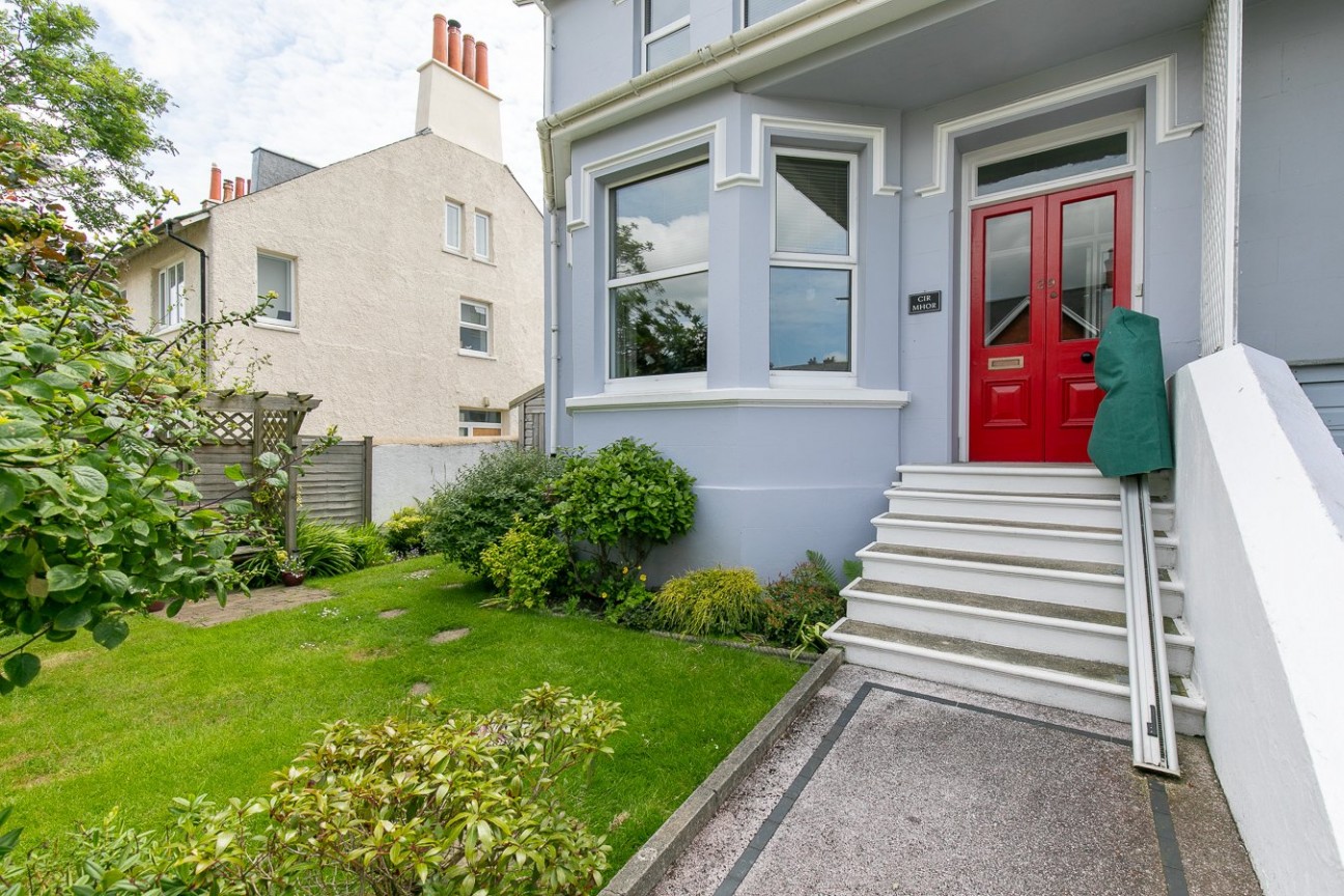 29, Albany Road, Douglas, Isle of Man, IM2 3NF. — Photo 2 of 29