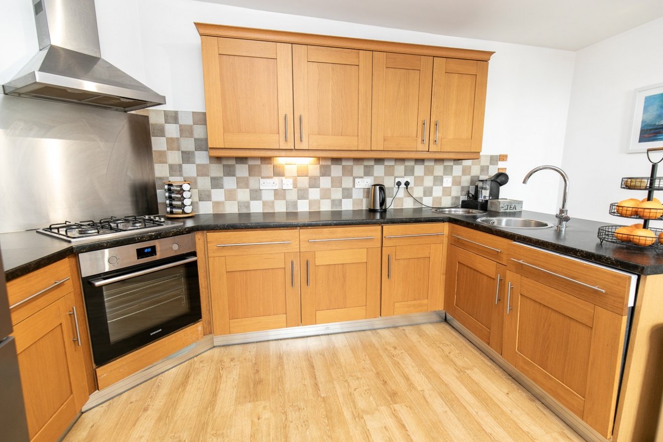Empress Apartments, Flat 5, 9, Empress Drive, Douglas, IM2 4LQ. — Photo 4 of 13