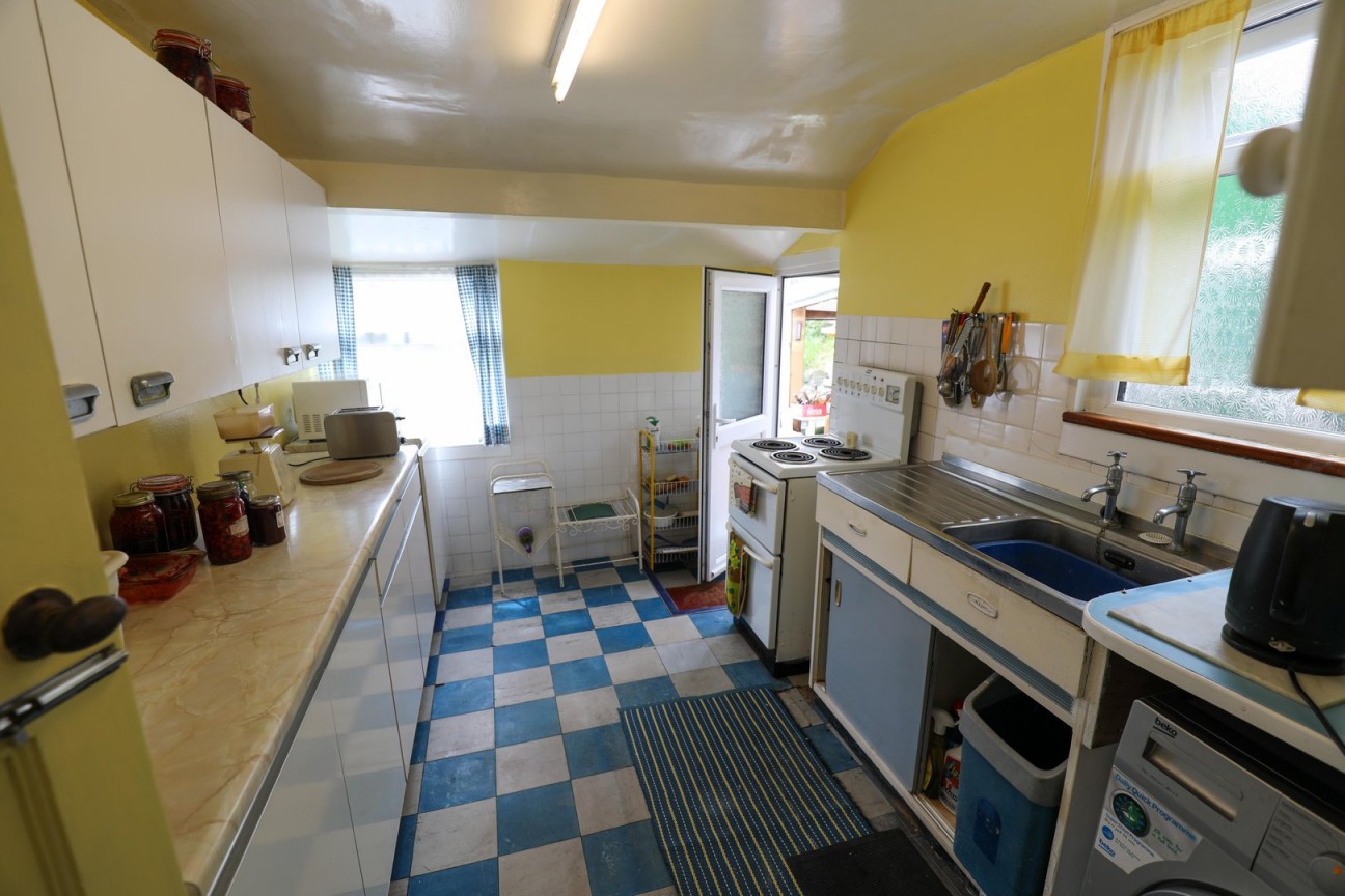 16, St Catherines Drive, Douglas, IM1 4BQ. — Photo 5 of 13
