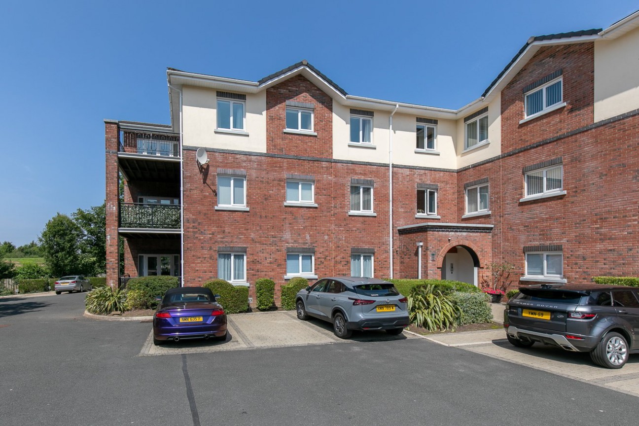 Apartment 14, The Pavillions, Fairway Drive, Ramsey, Isle of Man, IM8 2BA. — Photo 1 of 18