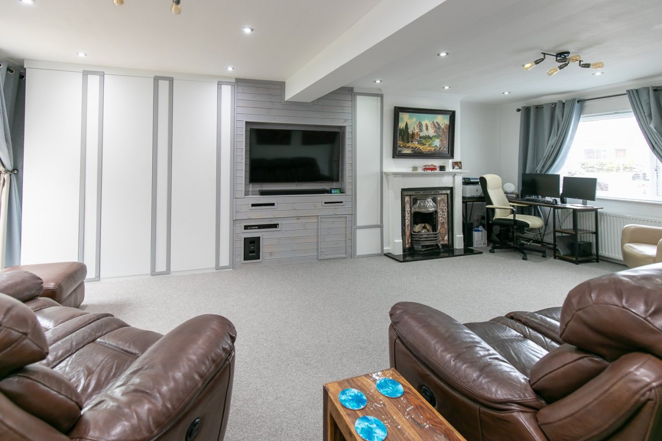 62, Friary Park, Ballabeg, Isle of Man, IM9 4EW. — Photo 4 of 28