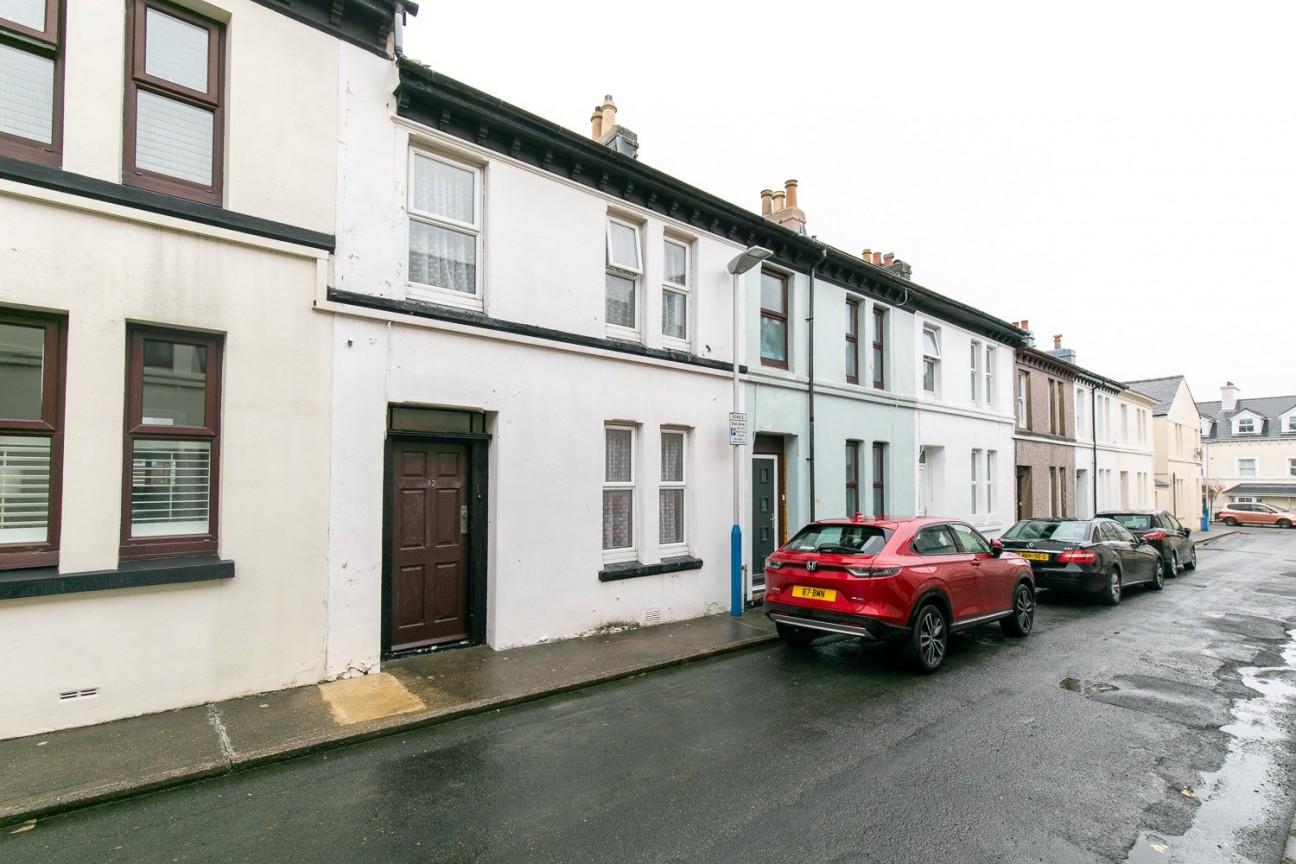 12, Hatfield Grove, Isle of Man, IM1 3HD, Douglas. — Photo 1 of 12