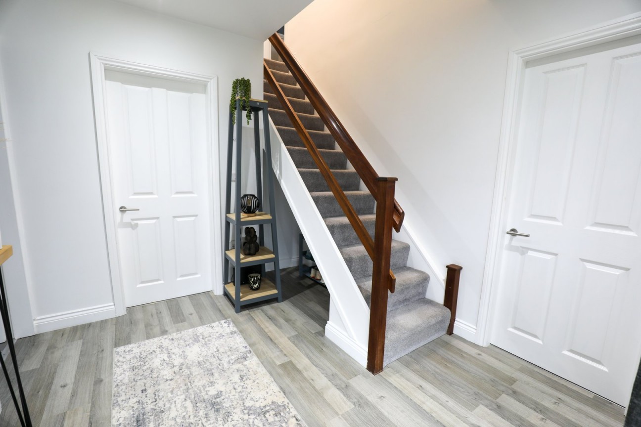 3, Mount View Close, Onchan, IM3 4BR. — Photo 2 of 24
