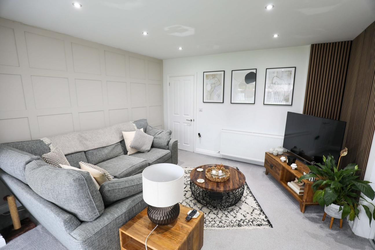 3, Mount View Close, Onchan, IM3 4BR. — Photo 3 of 24