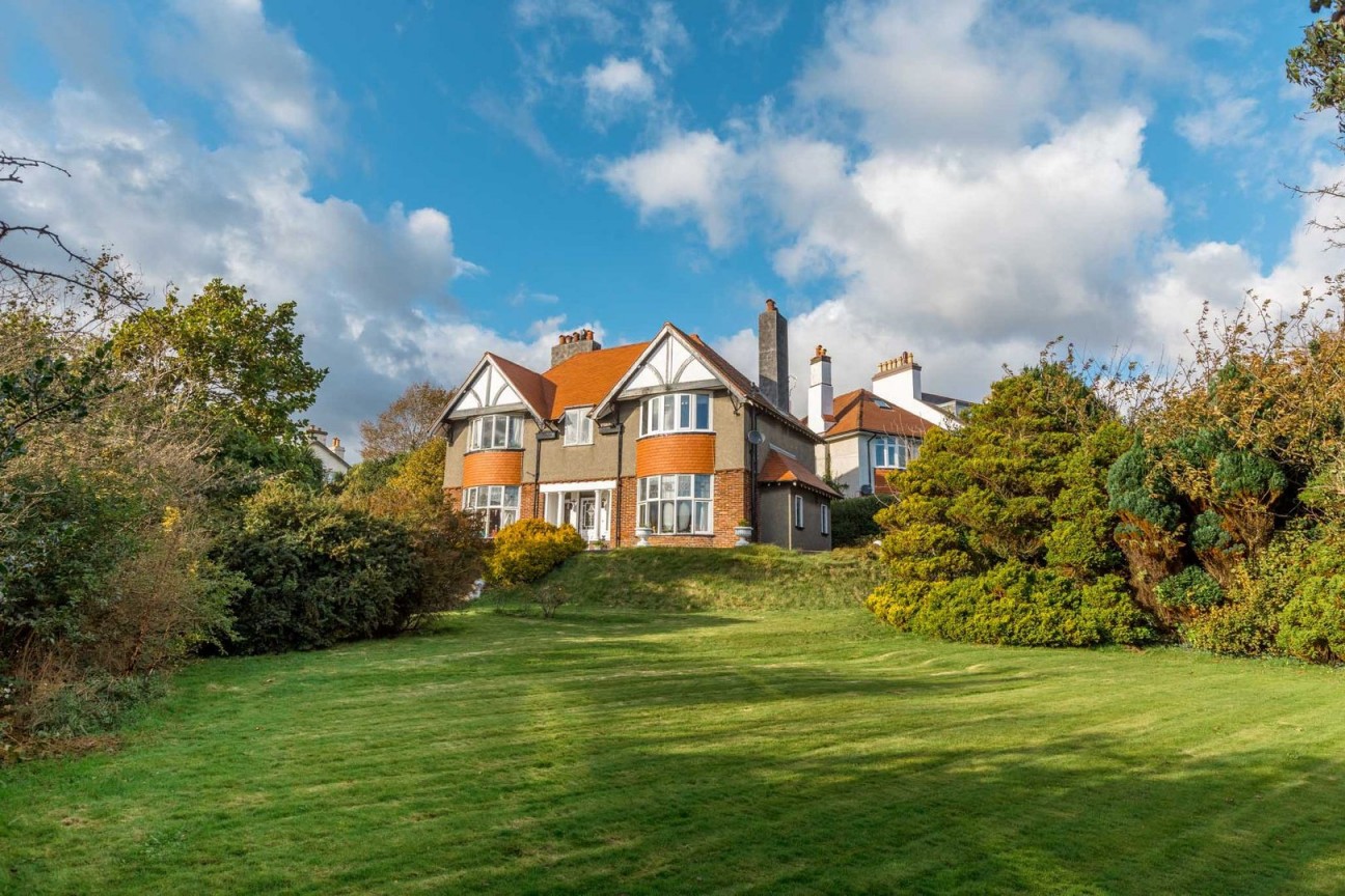 Cherrihurst, Princes Road, Douglas, Isle of Man, IM2 4HY. — Photo 1 of 15