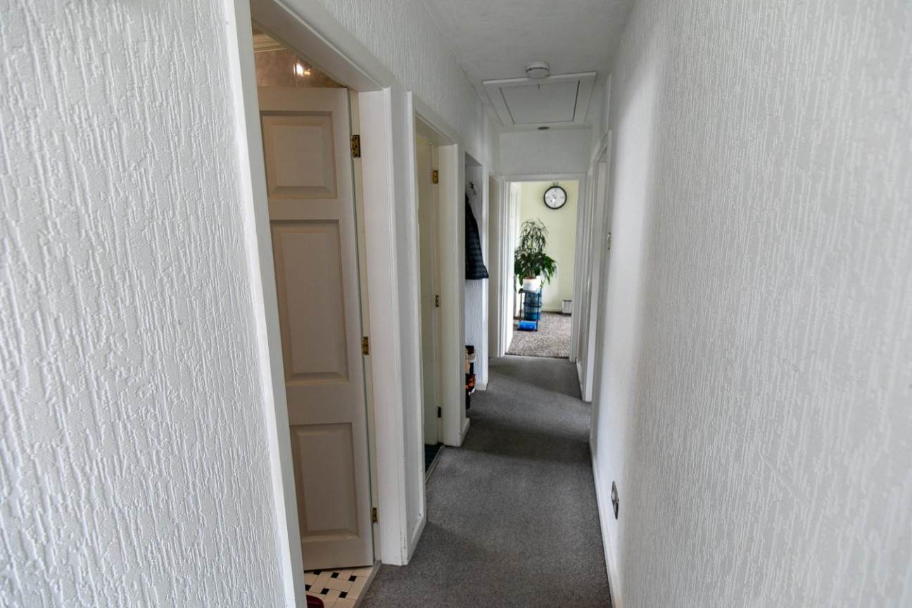 50a, Victoria Road, Douglas, IM2 4HQ. — Photo 3 of 9