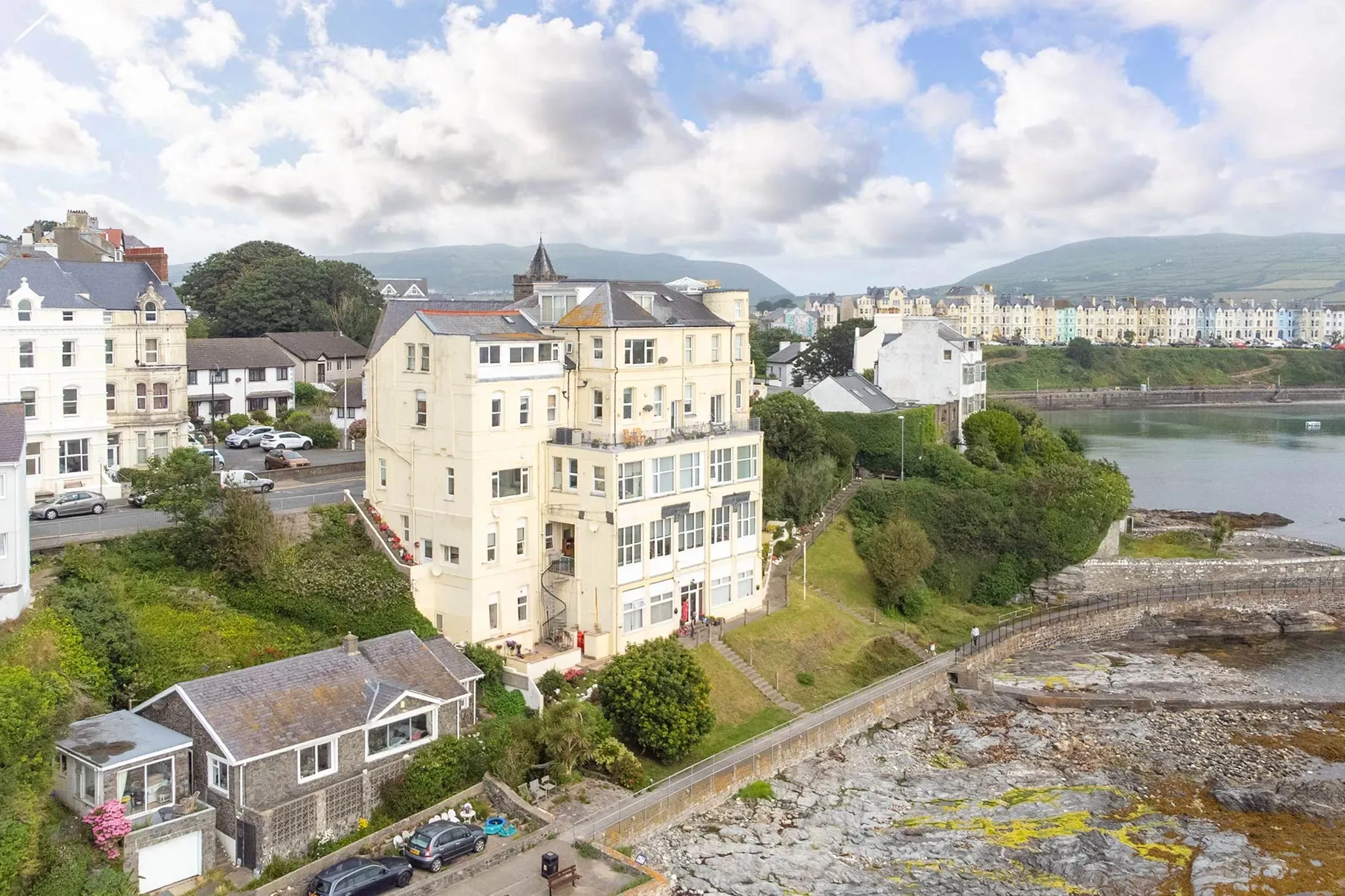 Flat 5, Carrick Court, Port St Mary. — Photo 2 of 5