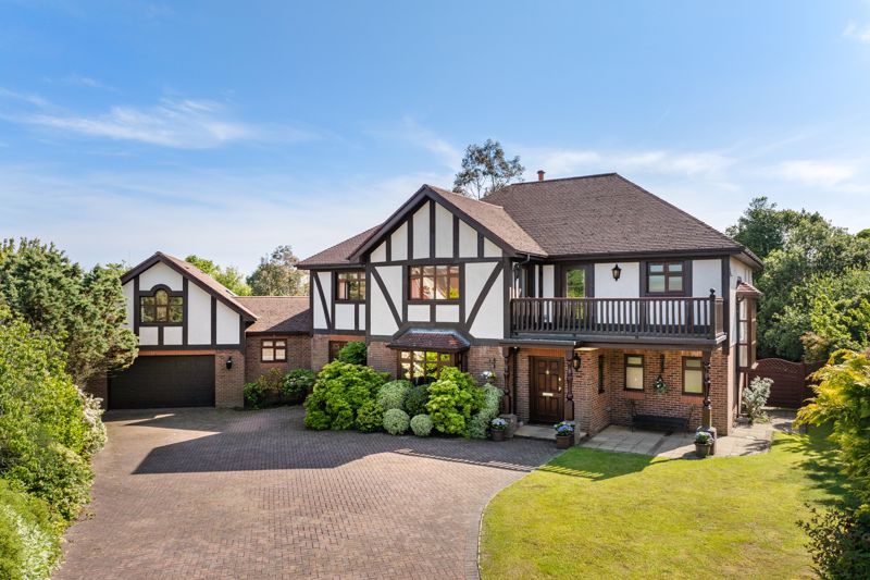 Victoria House, Lucerne Court, Douglas IM2 6BJ. — Photo 1 of 42