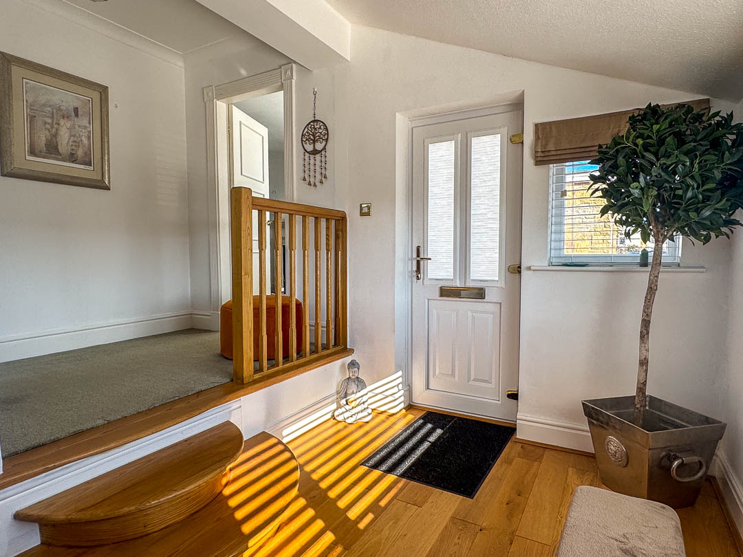 41 Howe Road, Onchan. — Photo 3 of 29