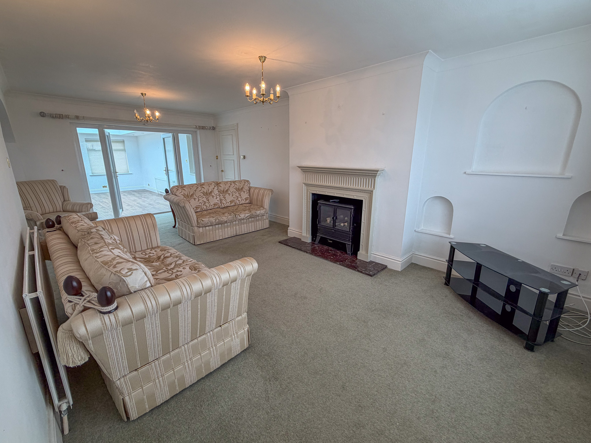 41 Howe Road, Onchan. — Photo 5 of 29