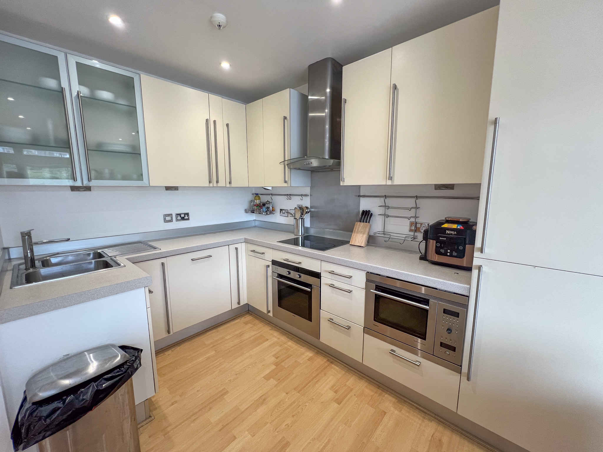 51 Majestic Apartments, Onchan. — Photo 4 of 9
