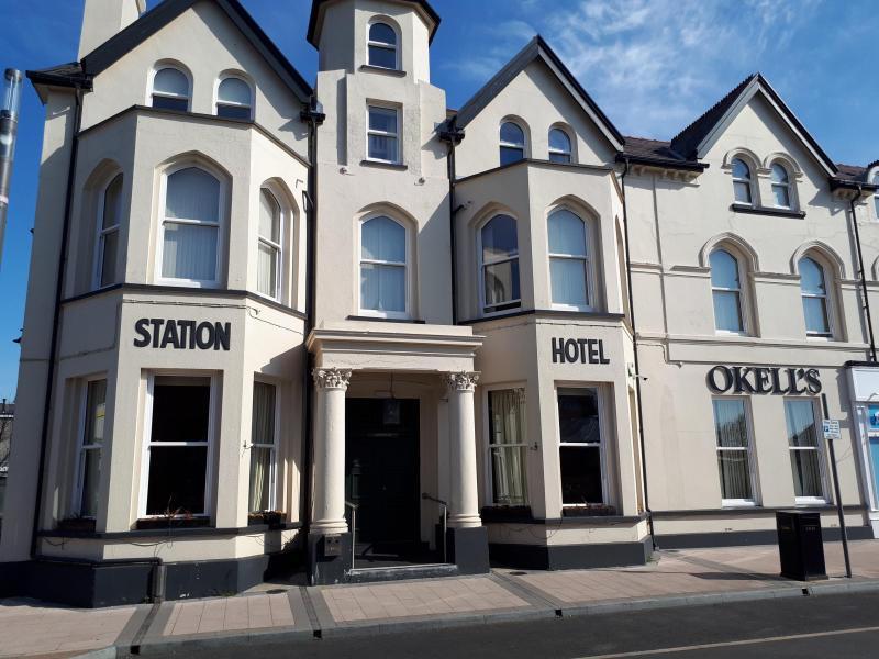 Flat 2 Station Hotel, Port Erin. — Photo 1 of 13