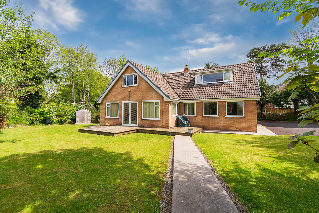 Grianane, Groves Road, Douglas. — Photo 1 of 35
