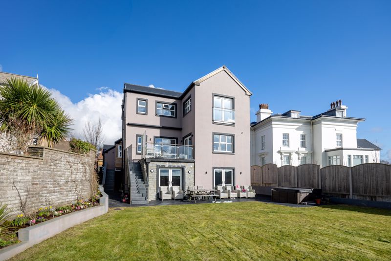 Arlington Lodge, Strathallan Road, Onchan IM3 1NN. — Photo 2 of 35
