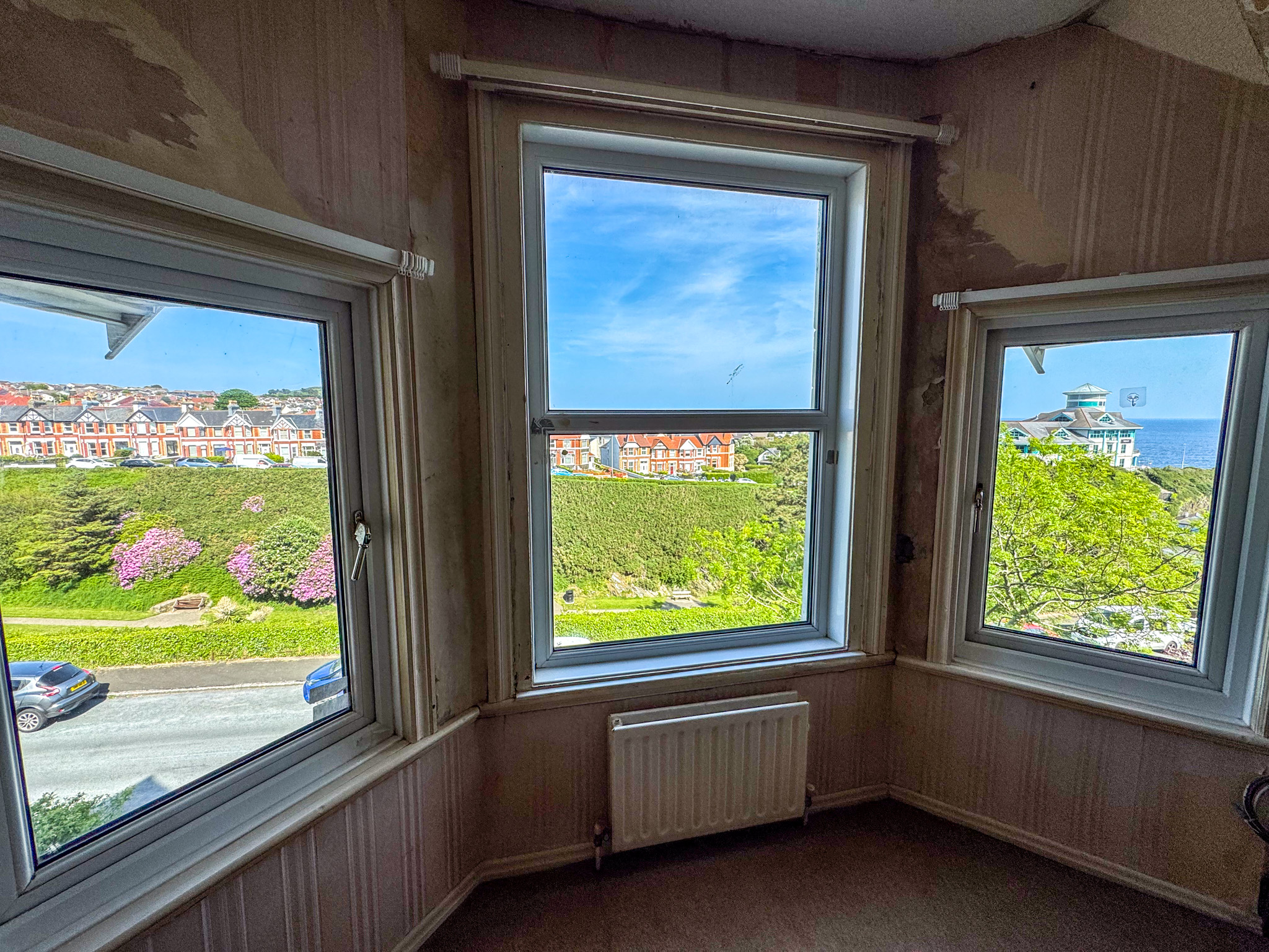 Apartment 3, 29 Royal Avenue West, Onchan. — Photo 2 of 14
