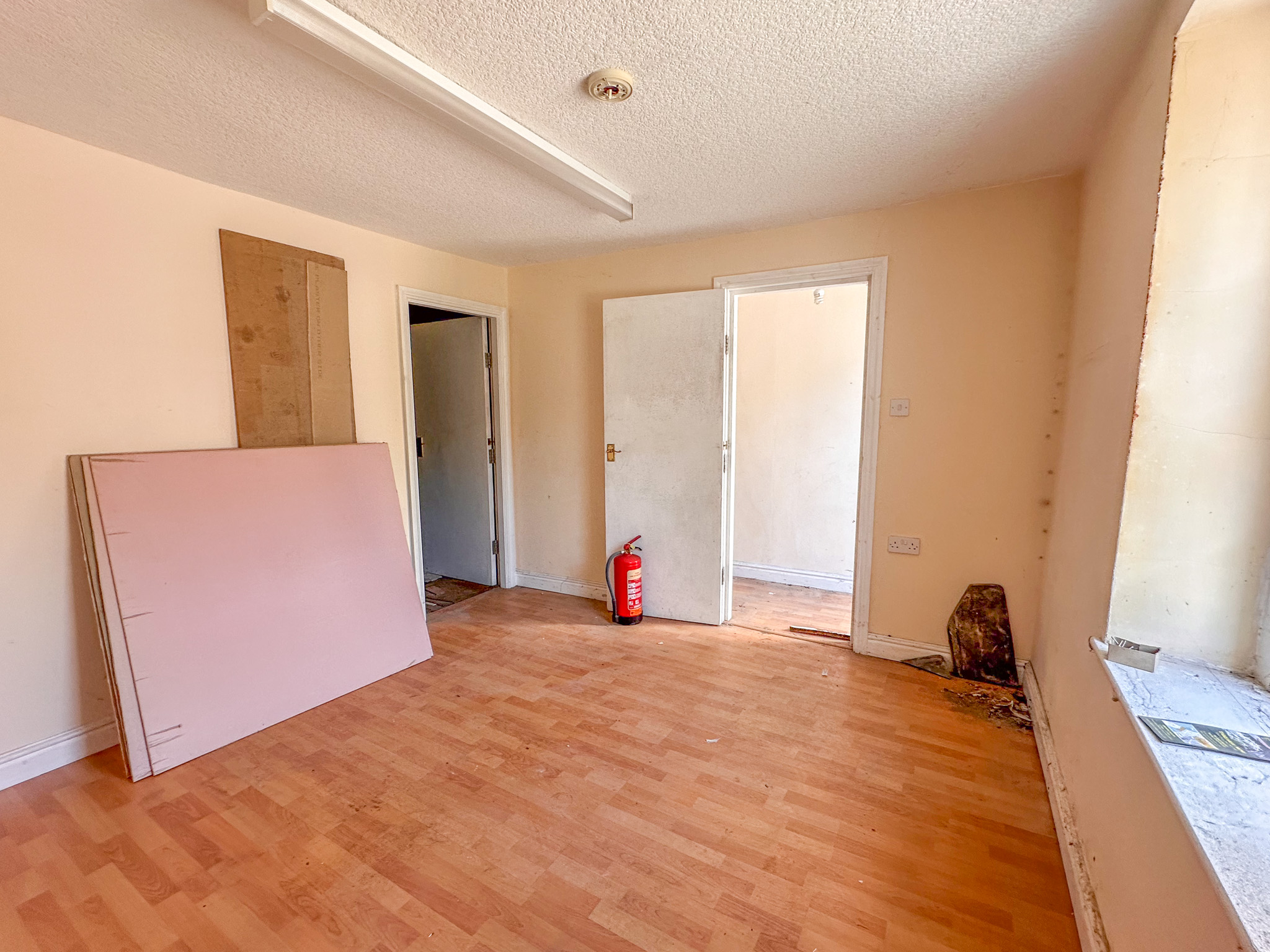 25 Castle Street, Peel. — Photo 3 of 9